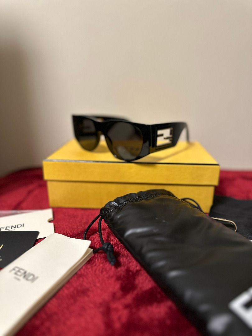 Fendi Baguette Sunglasses FE40109I (Category: Luxury Accessories) located in Taguig. Submitted by puss_in_purses (Listing ID 1435668351, Image 1). Description: Preloved Fendi Baguette Sunglasses - Style Baguette: FE40109I - Made in Italy Frame details - Color: Black - Material: Acetate - Shape: Oval Lens details - Color: Grey - Material: Polyamide - Technology: Solid Color - Lens Category: 3N Note: This is PRELOVED and carefully maintained! Just 
