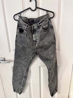(Category: ) located in . Submitted by clothestodeclutter (Listing ID 1435616766, Image 1). Description: .