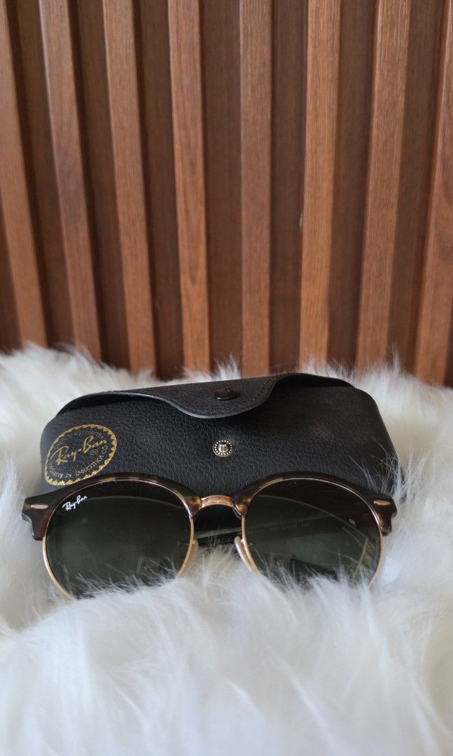 Rayban Shades (Category: Sunglasses & Eyewear) located in Tarlac. Submitted by shopwithlizzie26 (Listing ID 1435639494, Image 1). Description: never used. box not included. includes microfiber cleaning cloth.