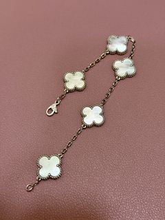 (Category: ) located in . Submitted by abbyutifulcloset (Listing ID 1435682112, Image 1). Description: .