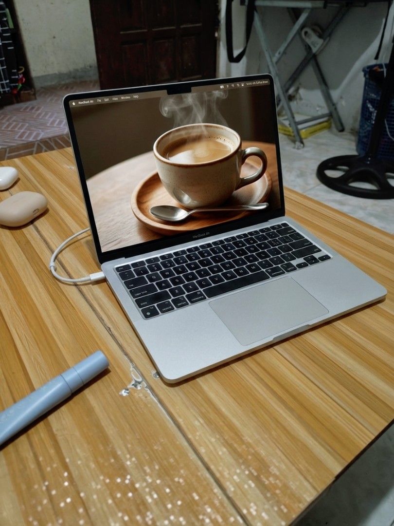 Sale/swap MacBook Air M2 (Category: Laptops & Notebooks) located in Manila. Submitted by marlonasoncion (Listing ID 1435568810, Image 1). Description: Probably lowest in the market base on the condition MacBook Air (13-inch, M2, 2022) Specs Processor: Apple M2 chip (8-core CPU with 4 performance cores and 4 efficiency cores). Graphics: 8-core or 10-core GPU and 16-core Neural Engine. Display: 13.6-inch Liquid Retina display with 2560 x 1664 nativ