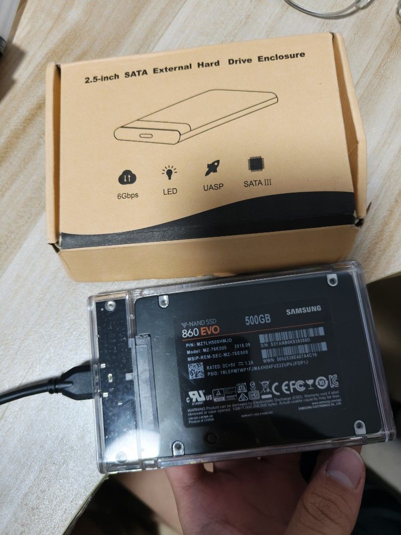 Samsung 860 EVO 500GB SSD with sata ssd reader
