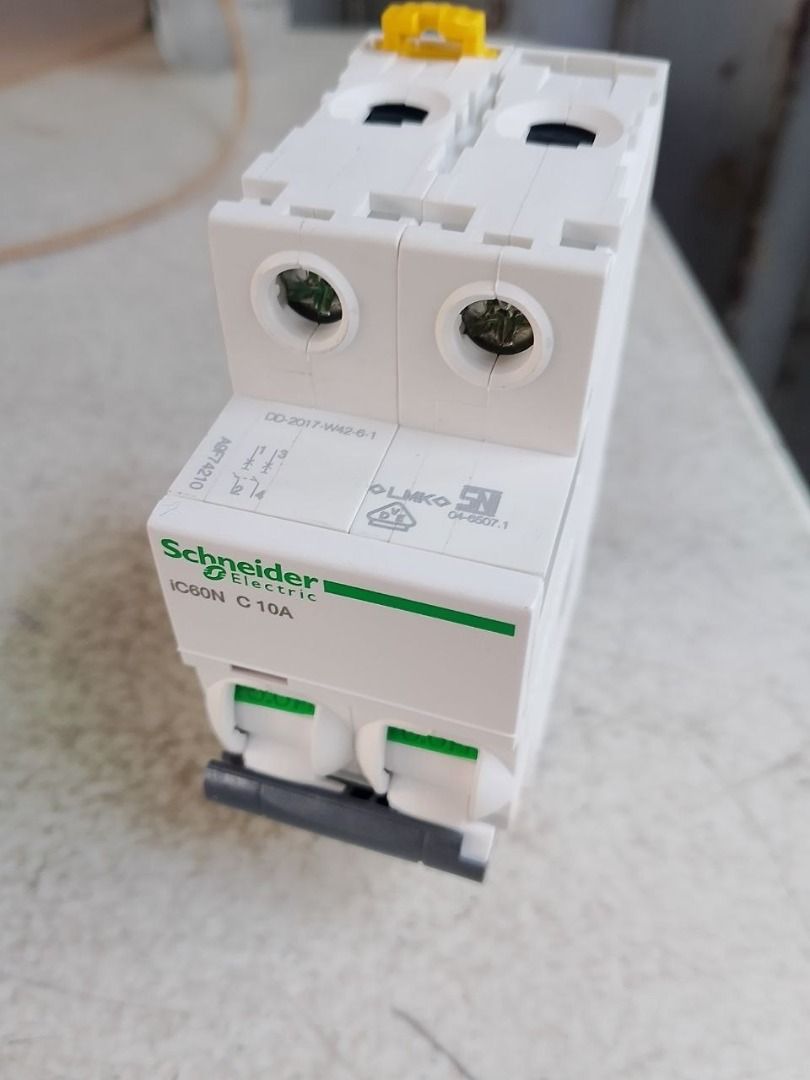 Schneider Mini circuit breaker (Category: Everything Else Others) located in Manila. Submitted by joeyroque09 (Listing ID 1435529896, Image 2). Description: Schneider Mini circuit breaker Specs: 10A, 2P Price: 882.