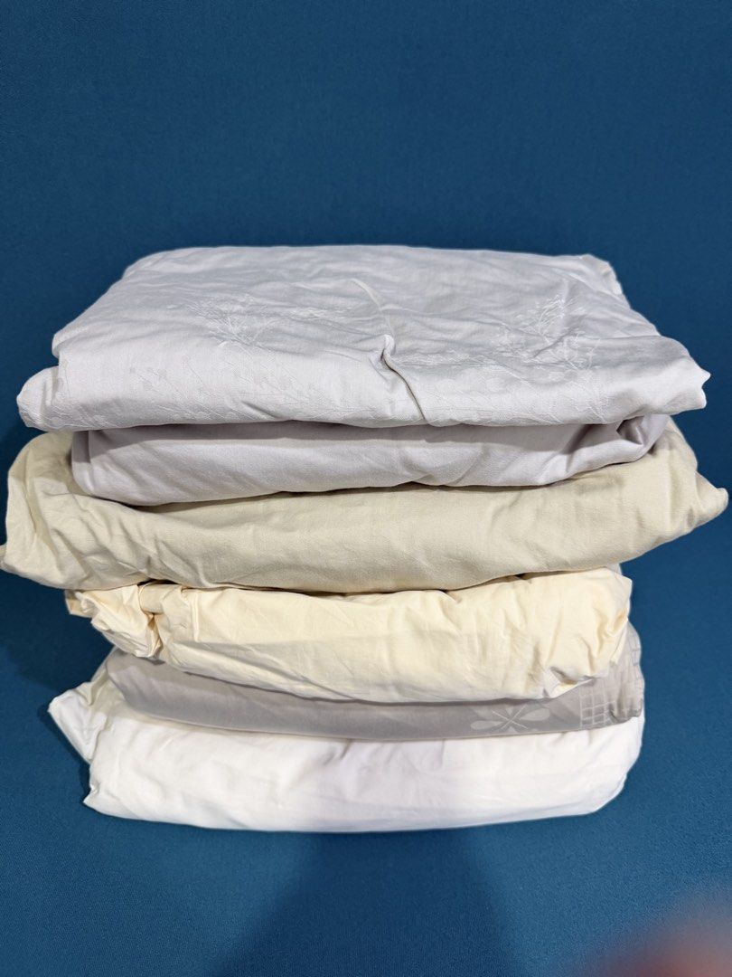 Set of 5 Bed Sheets - Neutral Colors