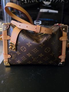 (Category: ) located in . Submitted by luxebagvault (Listing ID 1435574867, Image 1). Description: .