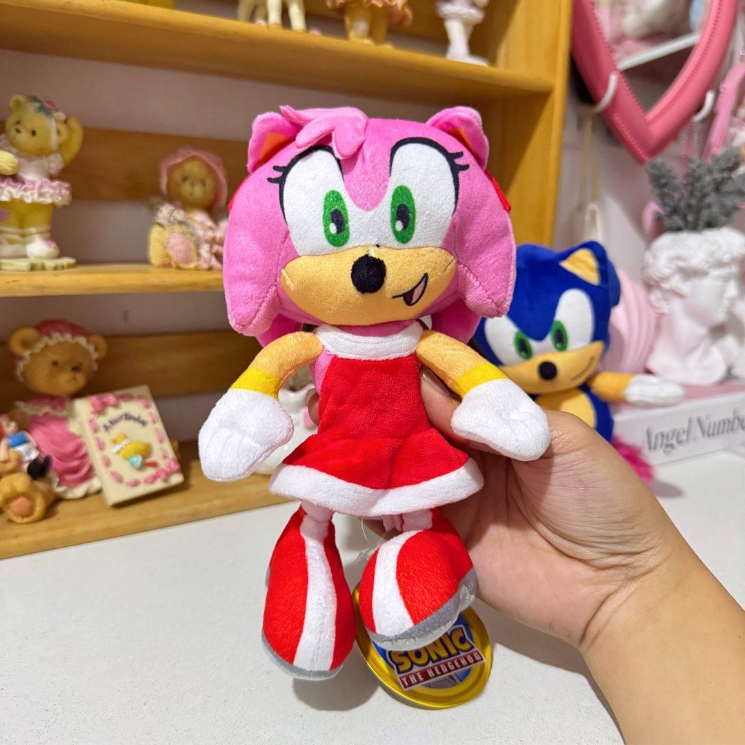 Sonic The Hedgehog “Amy Rose” by Sega Small Plush (Category: Plushies & Soft Toys) located in Manila. Submitted by ashyyel_ (Listing ID 1435615274, Image 1). Description: with papertag.