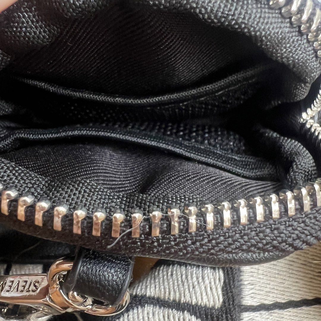 Steve Madden purse (Category: Shoulder Bags) located in Marikina City. Submitted by declutter.marikina (Listing ID 1435529506, Image 3). Description: from us.
