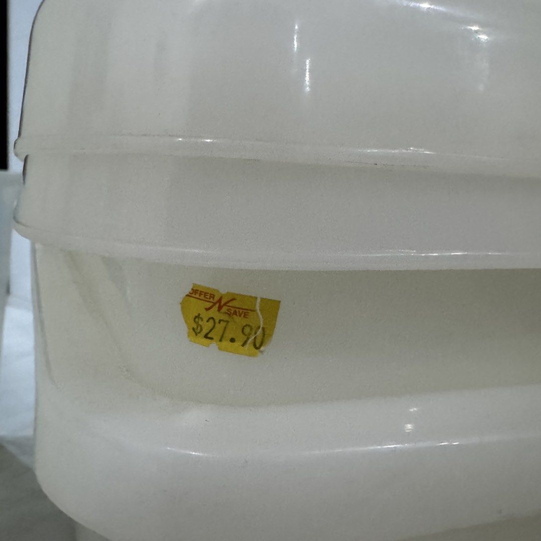 A set of Storage Boxes443292456196526086