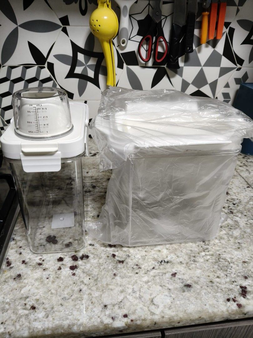 Table Matters Airtight Food Storage Container443180169854330886
