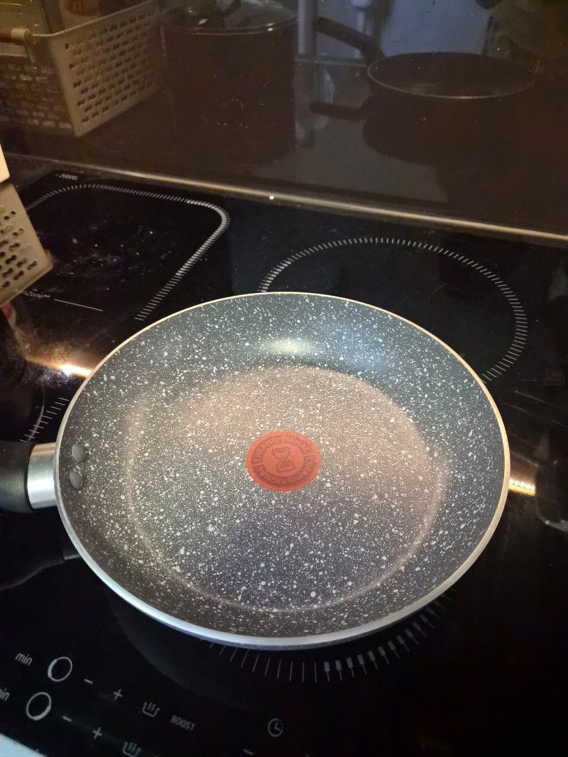 Tefal Non-Stick Frying Pan - 24cm442821166813696001