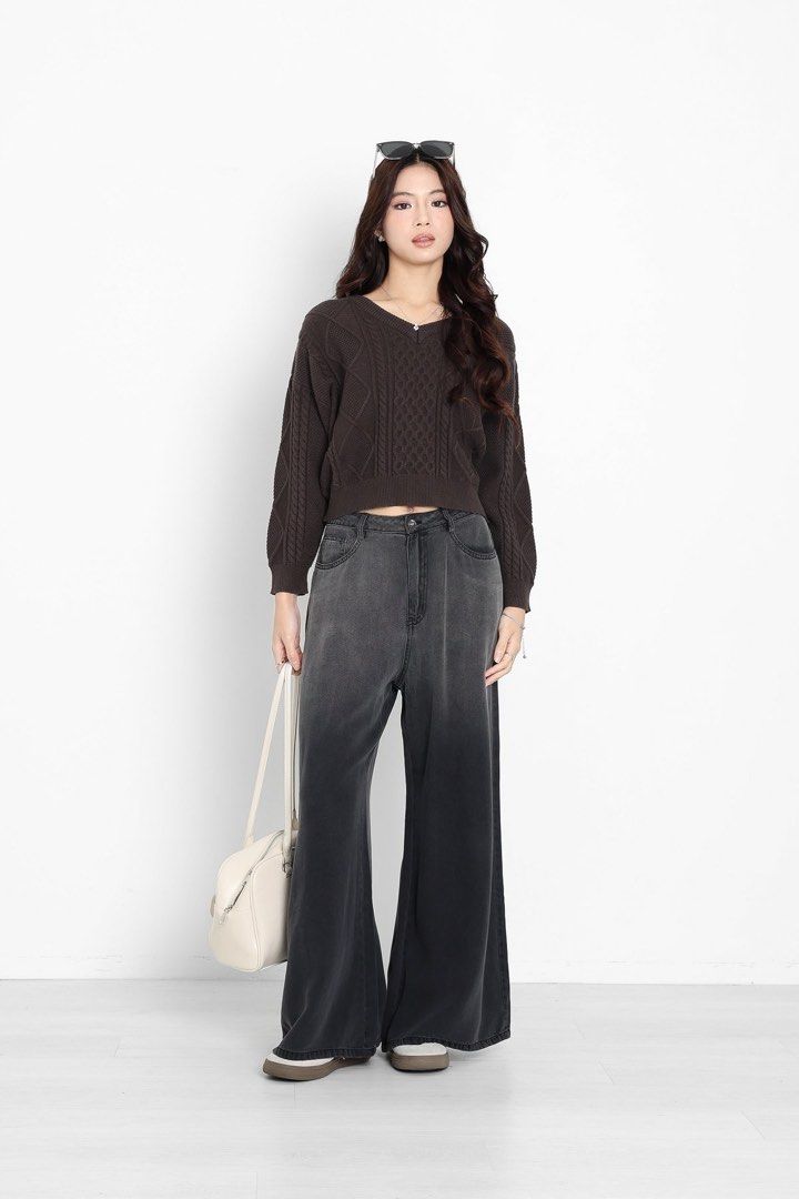Topazette Classic Petite Tencel Denim in Black Wash XL (Category: Jeans & Leggings) located in Singapore. Submitted by murkyolive382 (Listing ID 1435653720, Image 1). Description: NO TRADES NO TRADES NO TRADES Washed and worn once H.