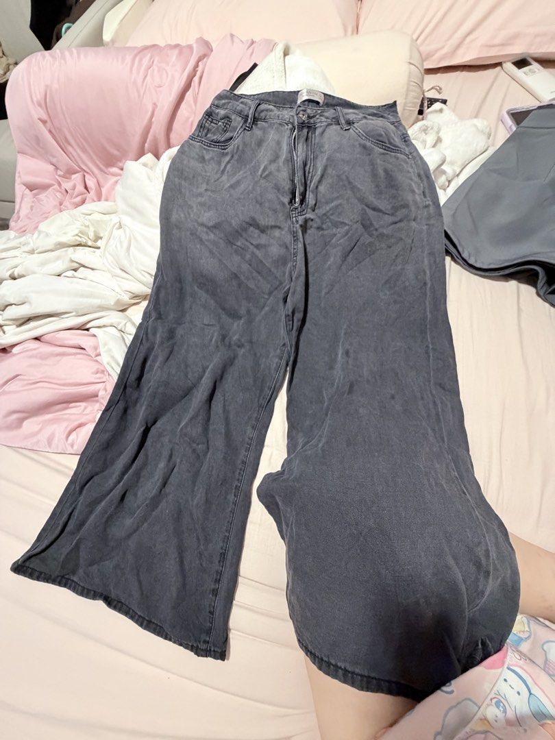 Topazette Classic Petite Tencel Denim in Black Wash XL (Category: Jeans & Leggings) located in Singapore. Submitted by murkyolive382 (Listing ID 1435653720, Image 3). Description: NO TRADES NO TRADES NO TRADES Washed and worn once H.