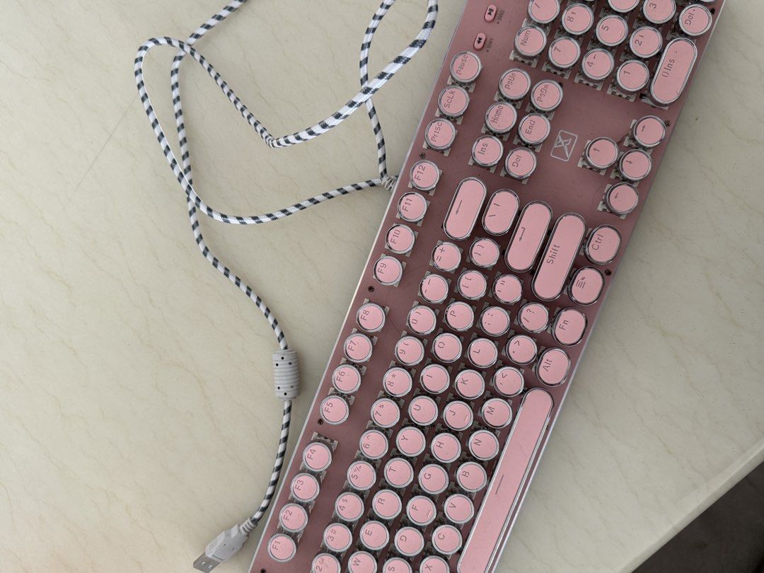 Typewriter style mechanical keyboard442902905944821760