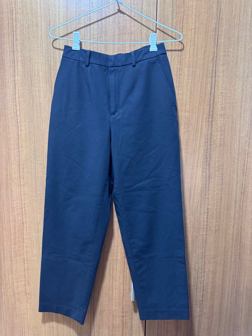 Uniqlo ankle pants (Category: Other Bottoms) located in Cebu City. Submitted by dmscemd (Listing ID 1435625449, Image 1). Description: Used a couple of times but still on good quality No defects Uniqlo has the best formal pants.