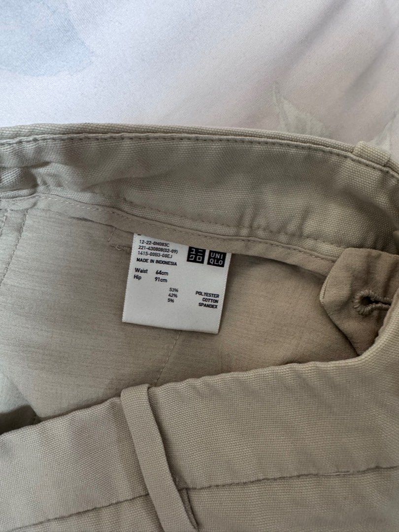 Uniqlo beige ankle pants (Category: Other Bottoms) located in Cebu City. Submitted by dmscemd (Listing ID 1435626426, Image 2). Description: Used a couple of times but still in good condition, no defects Used to be my favorite formal pants but its now too tight for me.