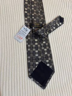由 suit_up (刊登 ID 1435593133，圖片 1) 提交，位於 的 (類別：)，說明：。