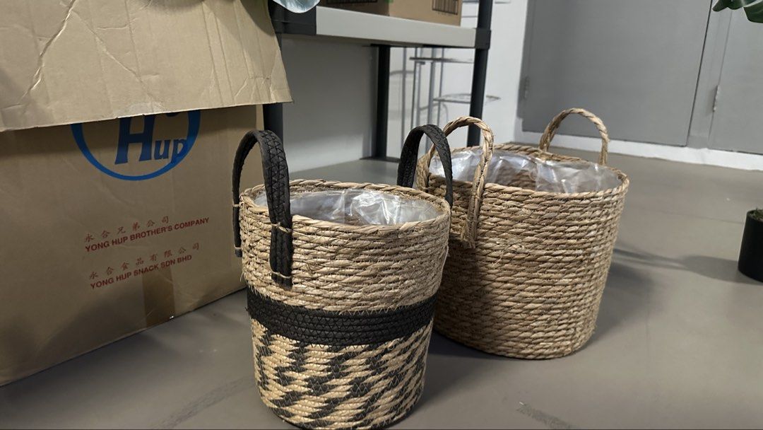 Woven Seagrass Baskets with Handles plant basket