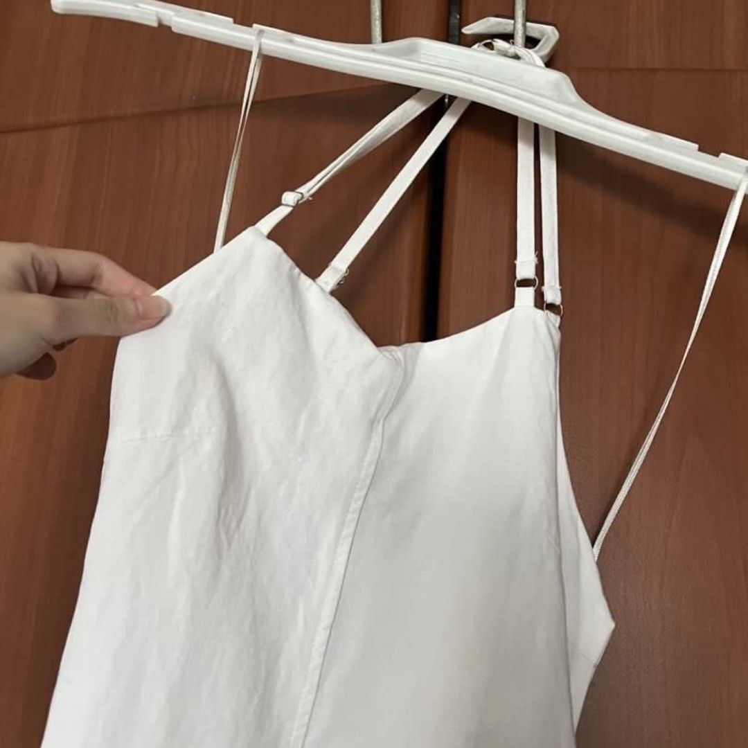 Zara White Linen Dress (Category: Dresses) located in Paranaque City. Submitted by maiceb (Listing ID 1435587803, Image 3). Description: No flaws.