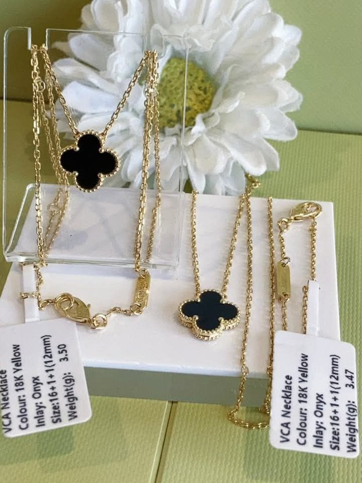 18k HK setting gold onyx Vca necklace (Category: Necklaces) located in Manila. Submitted by bhelgoldseller2ndaccount (Listing ID 1438928252, Image 3). Description: New!!✨New!!✨New!! 18k HongKong setting Gold 9000/g 💯pawnable/naisasanla 💯with high appraisal rate 💯good investment 💯Direct supplier price 👉OPEN for resellers 🌺please take time to evaluate their actual sizes and grams 👉Best panggift for all occasions ✅ Sold per grams not per piec