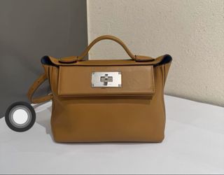 （分類：）位於 。 由 bellize.luxury 提交（商品編號 1439051520，圖片 1）。簡介： 。