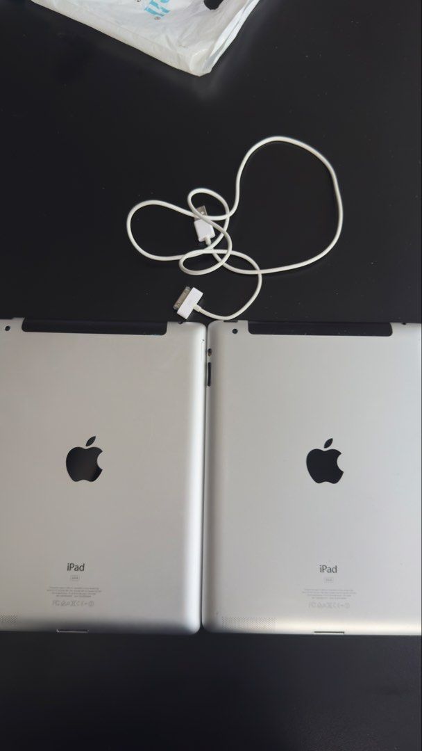 (Category: iPad) located in Singapore. Submitted by aminsharia13739 (Listing ID 1439031849, Image 3). Description: .