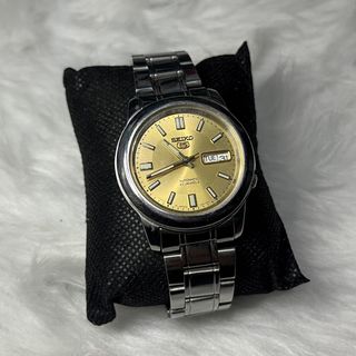 (Category: ) located in . Submitted by giftshopbykmrnzk (Listing ID 1439022381, Image 1). Description: .