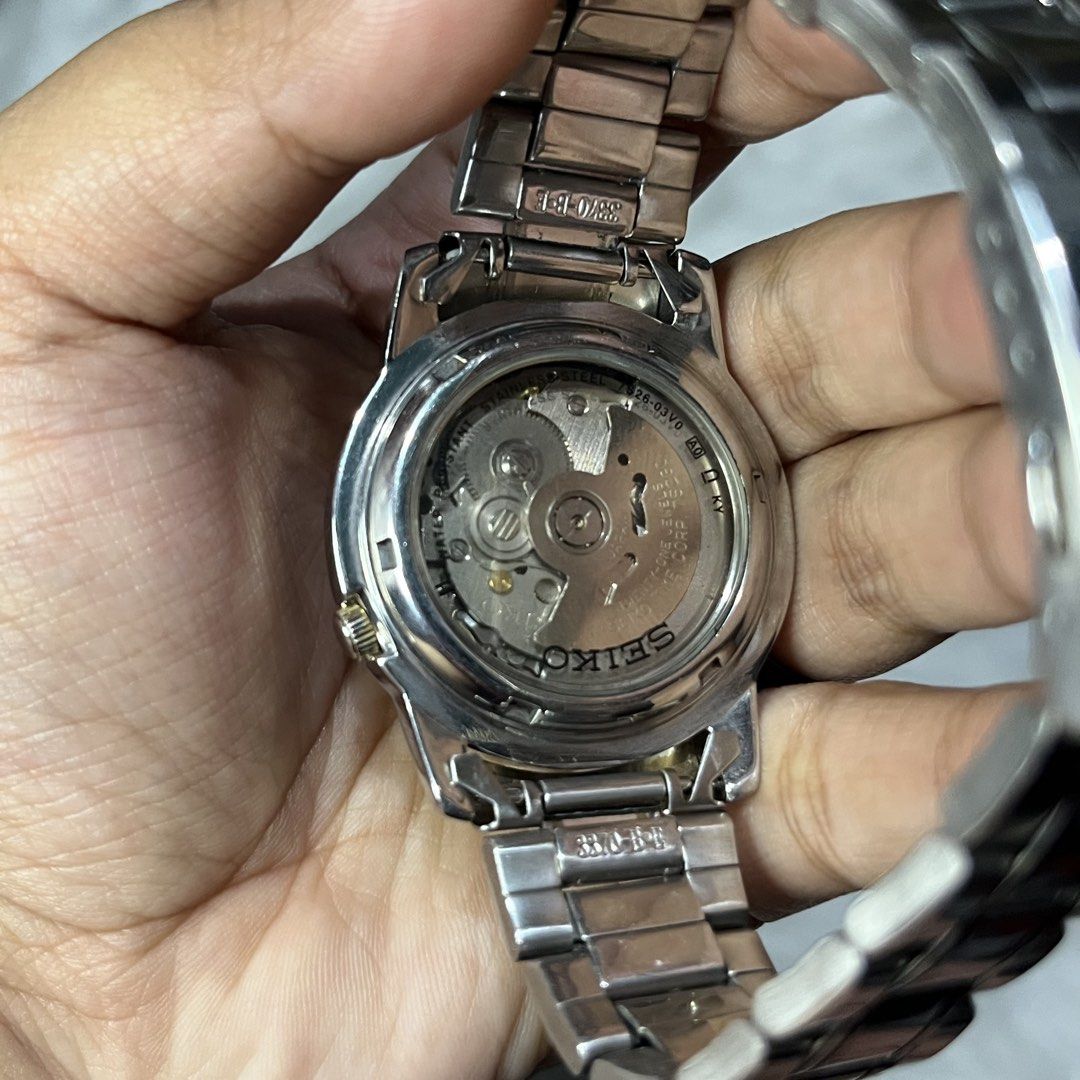• Seiko 5 Automatic (21 Jewels – Day/Date) (Category: Luxury Watches) located in Makati City. Submitted by giftshopbykmrnzk (Listing ID 1439022381, Image 2). Description: ✨ FOR SALE: Authentic Seiko Watch ⌚️ • Seiko 5 Automatic (21 Jewels – Day/Date) • Automatic movement – no battery needed • Gold dial with applied indices • Stainless steel case & bracelet • Day & date display • Luminous hands & markers • Exhibition / open case back (visible move