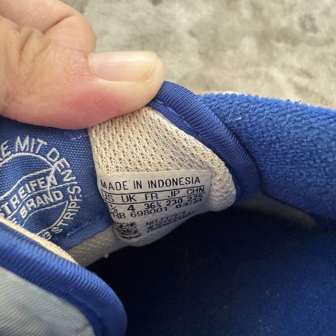 Adidas Forum Low White/Royal Sneakers (Category: Sneakers) located in Muntinlupa City. Submitted by pat.dlm (Listing ID 1438897108, Image 3). Description: decluttering no sole separation.