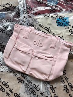 (Category: ) located in . Submitted by sellora_fashion (Listing ID 1439046630, Image 1). Description: .