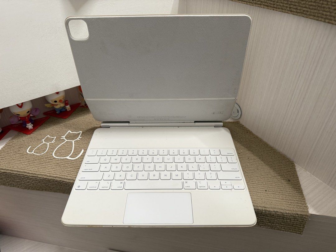 Apple Magic Keyboard for iPad Pro - White459432216075980800