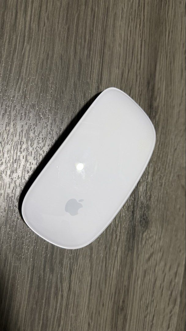 Apple Magic Mouse 1st Gen - White459433992898498560