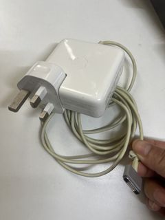 Apple MagSafe Power Adapter464097107258255360