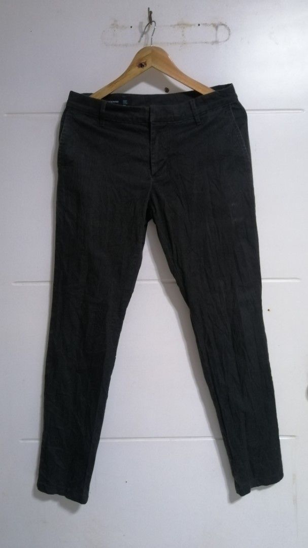 Armani Exchange Slim Fit Pants - Size 30 (Category: Jeans) located in Rizal. Submitted by rome_25 (Listing ID 1439008241, Image 1). Description: - Armani Exchange slim fit pants - Color: Black - Size: 30 - Metal logo detail - Classic design - Suitable for various occasions - Made with quality materials - Comfortable and durable Armani exchange Chino pants 30 on tag Excellent Condition Authentic Actual size tape mesure Waistine 32 Length 39 1000.