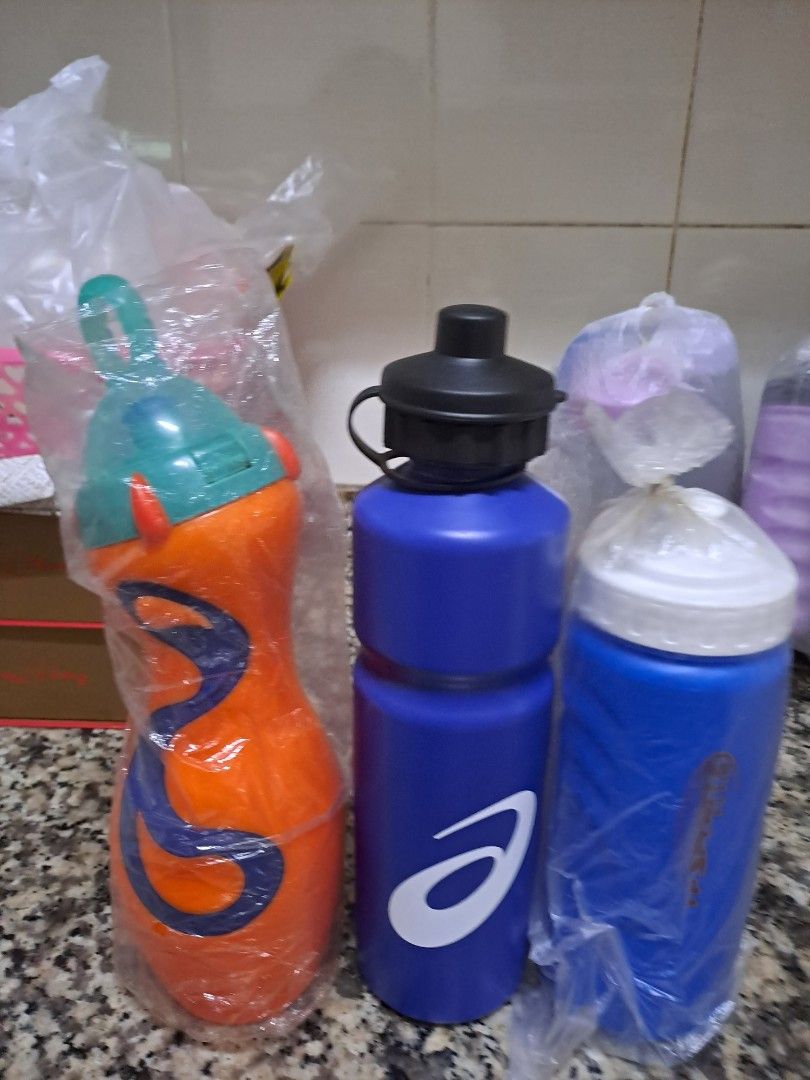 Assorted Water Bottles - New459810945904168960