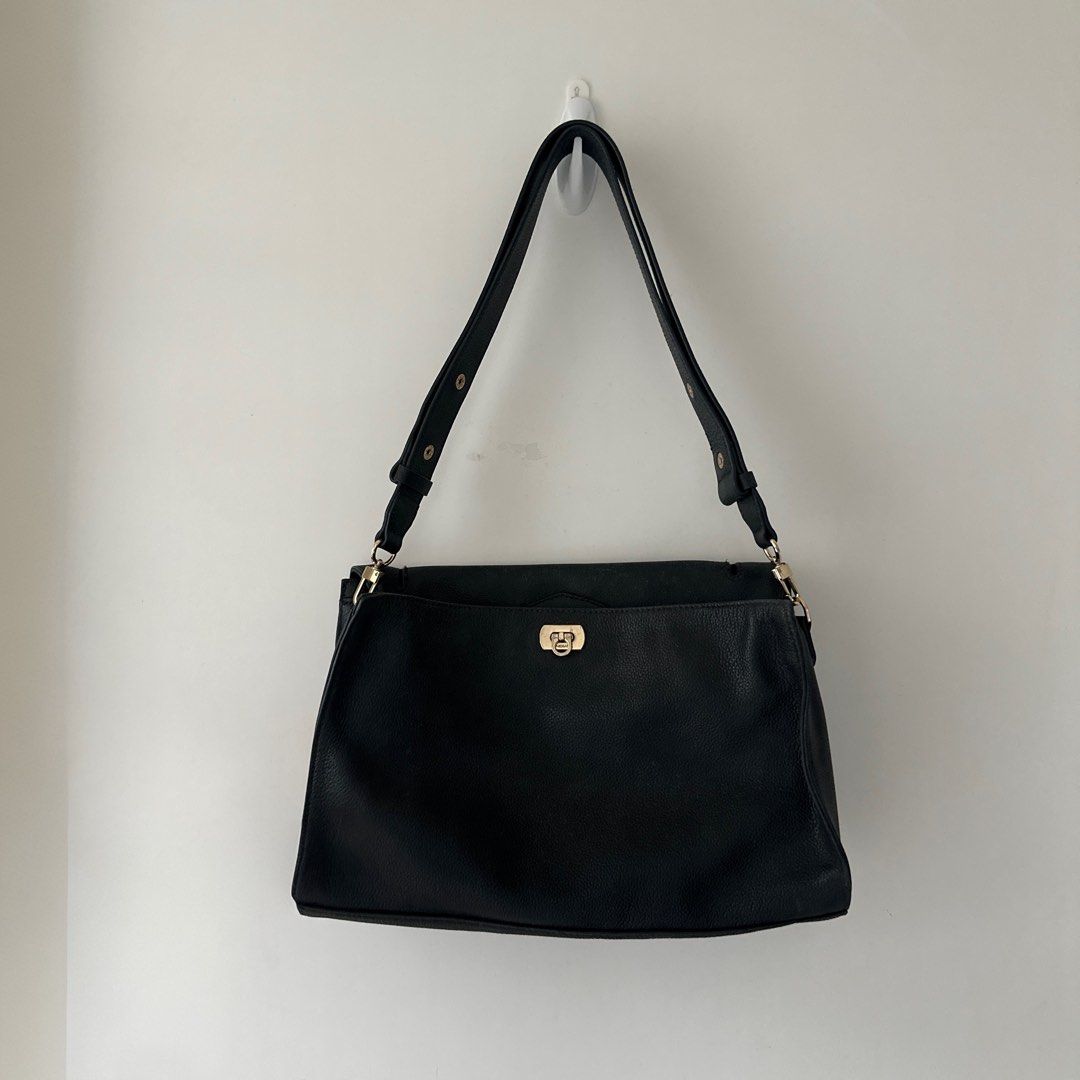 Auth Andiata Leathered Bag (Category: Luxury Bags & Wallets) located in Cebu City. Submitted by condodeclutterph (Listing ID 1438991379, Image 1). Description: .