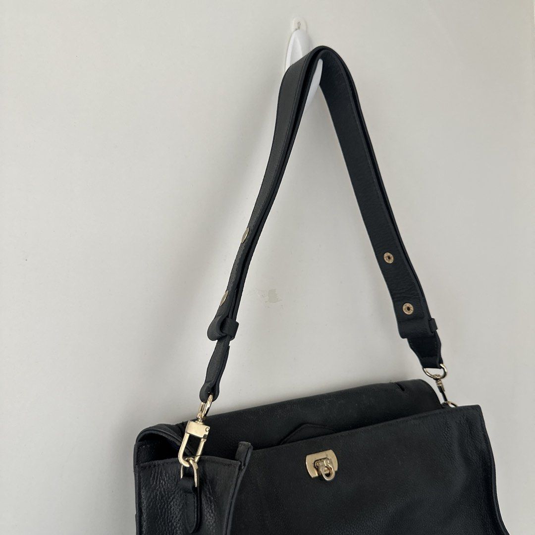Auth Andiata Leathered Bag (Category: Luxury Bags & Wallets) located in Cebu City. Submitted by condodeclutterph (Listing ID 1438991379, Image 2). Description: .