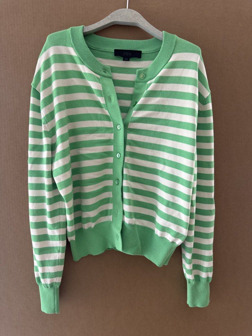 AUTH ZARA GREEN AND WHITE VERY NICE KNIT HEAVY THICK MATERIAL LONGSLEEVES CARDIGAN TOP BLOUSE (Category: Longsleeves) located in Pasig City. Submitted by babyiceice (Listing ID 1438907168, Image 1). Description: NO MEETS UPS***NO TRADES***NO WHEN WORN PICTURE***NO MEASUREMENTS PLS READ THE DESCRIPTION CAREFULLY AND LOOK AT THE PICTURES POSTED, NO COMPLAINTS OR REFUND WILL BE ENTERTAINED WITH ANY OF THE FLAWS POSTED OR PICTURED. ALL SALES FINAL NO
