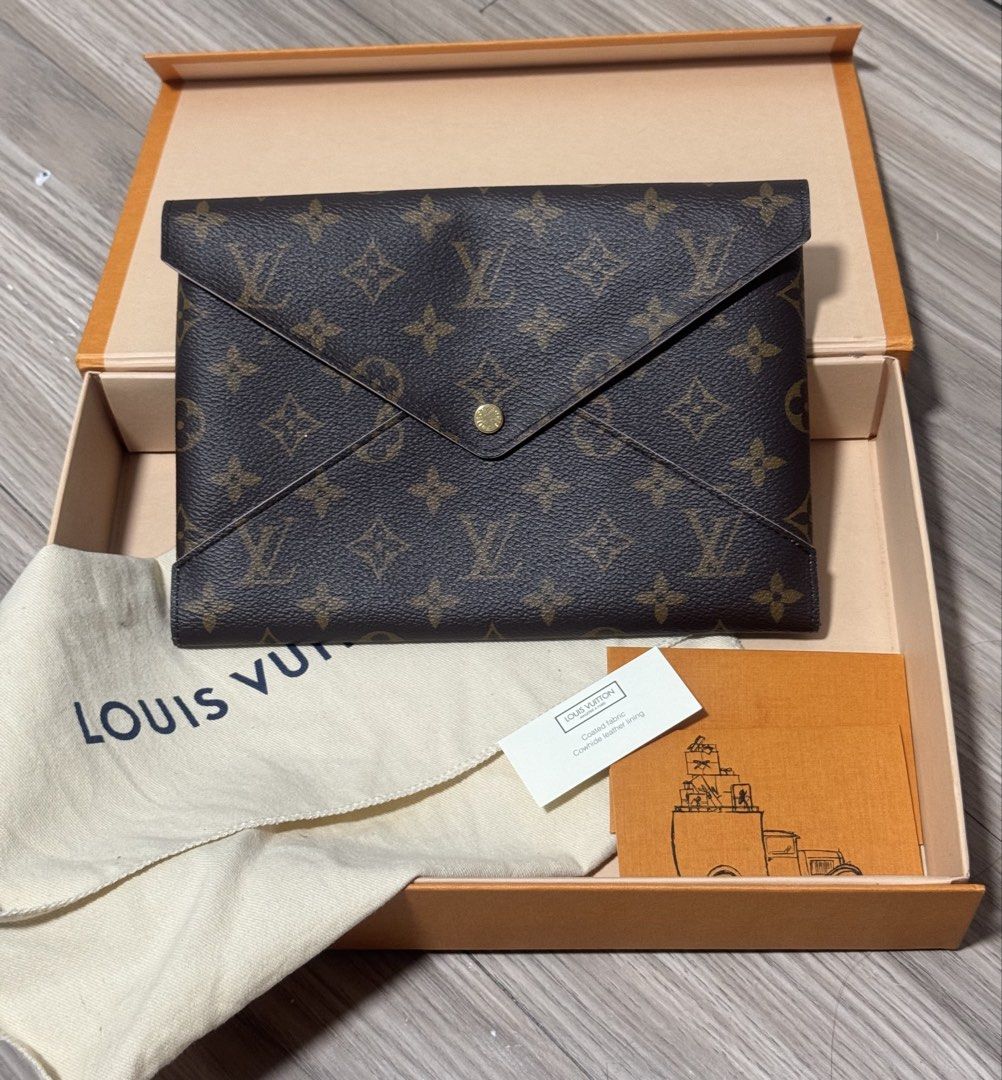 Authentic Louis Vuitton Kirigami Pochette Large (Category: Luxury Bags & Wallets) located in Manila. Submitted by calipotski (Listing ID 1438991028, Image 1). Description: For Sale Louis Vuitton Kirigami Pochette Large 💯 Original Microchip With box, card and dustbag Good as new With initial J Interested just pm me.