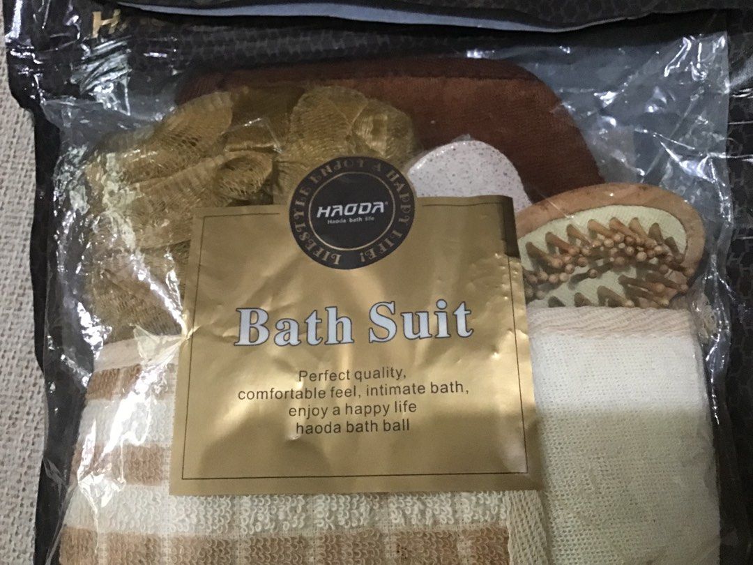 Bath Set (Category: Bath) located in Manila. Submitted by carou35896 (Listing ID 1439002571, Image 2). Description: .