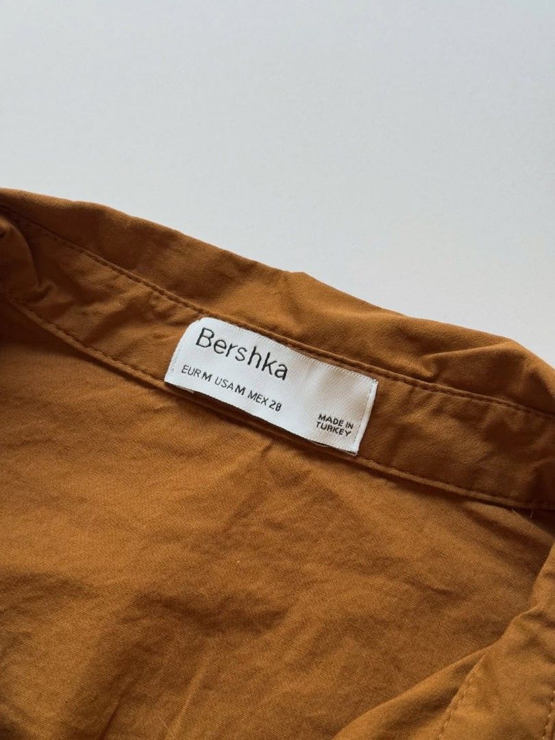 bershka brown boned fitted btd top (Category: Longsleeves) located in Legazpi City. Submitted by z.ehranicole (Listing ID 1439010231, Image 3). Description: small to medium.
