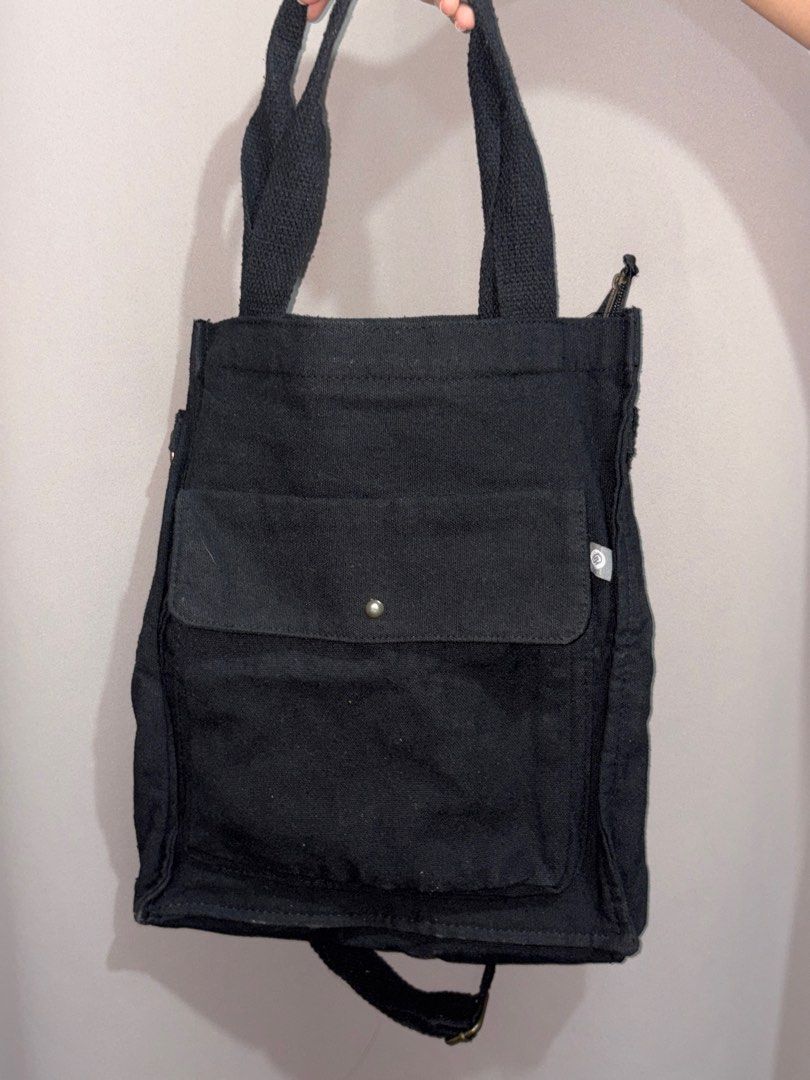 Black bag (Category: Sling Bags) located in Manila. Submitted by _nikol (Listing ID 1439048359, Image 2). Description: Can be used as tote bag or sling bag Get for free when you avail from one of my listings.