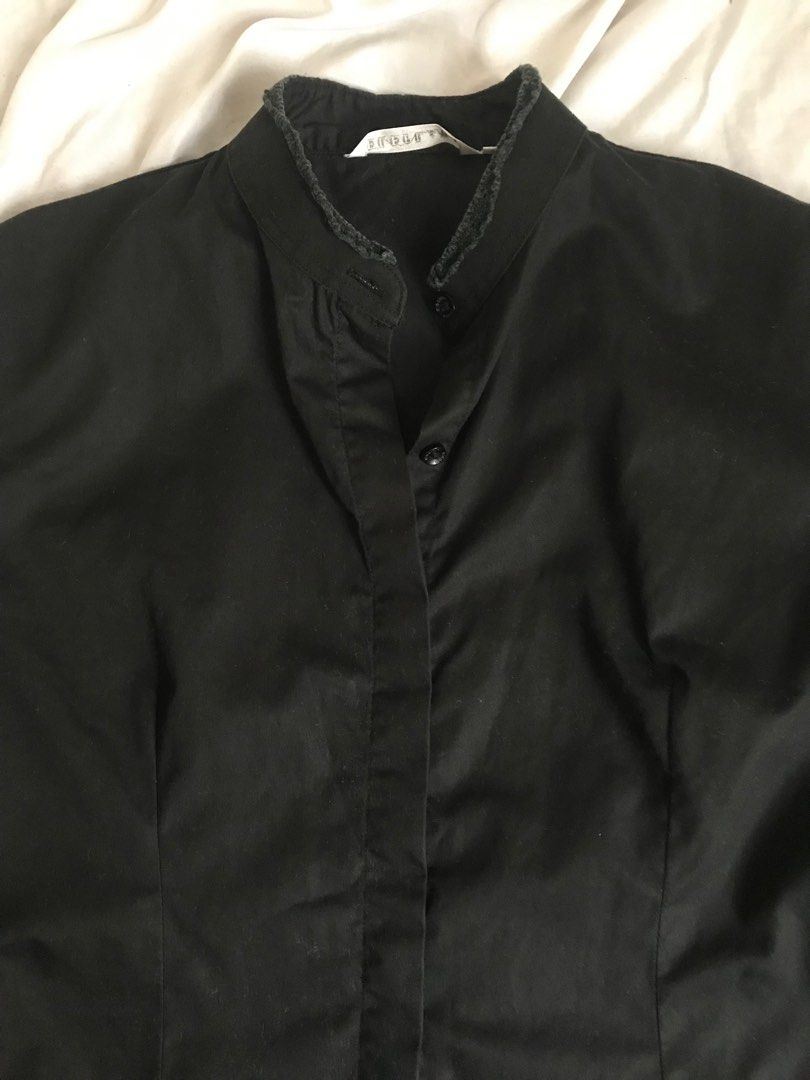 Black Fitted Office Siren Lace Detail Long Sleeves (Category: Longsleeves) located in Santa Rosa. Submitted by bgcoded (Listing ID 1439067415, Image 3). Description: perfect for corpo girlies & office siren out there !! with knitted lace details on the collar & arm hole areas.