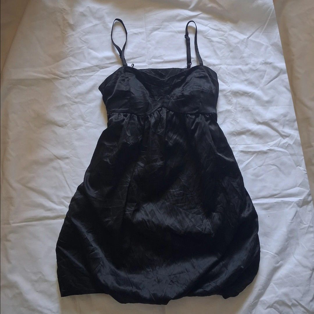 Black Satin-Finish Bubble Dress (Category: Dresses) located in Lucena. Submitted by ellasarmoire (Listing ID 1438910155, Image 1). Description: ​❀ Fabric: Satin-finish ​Measurements (inches) ​❀ Size: ​M-L ❀ Waist: 16" ​❀ Height: 24" ​ ​❀ Condition: Excellent | 10/10 — adjustable spaghetti straps — never worn.
