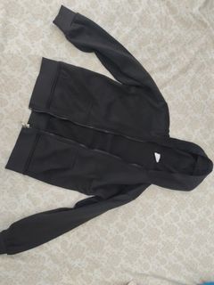 (Category: ) located in . Submitted by saritacaredandpreloved (Listing ID 1438884519, Image 1). Description: .