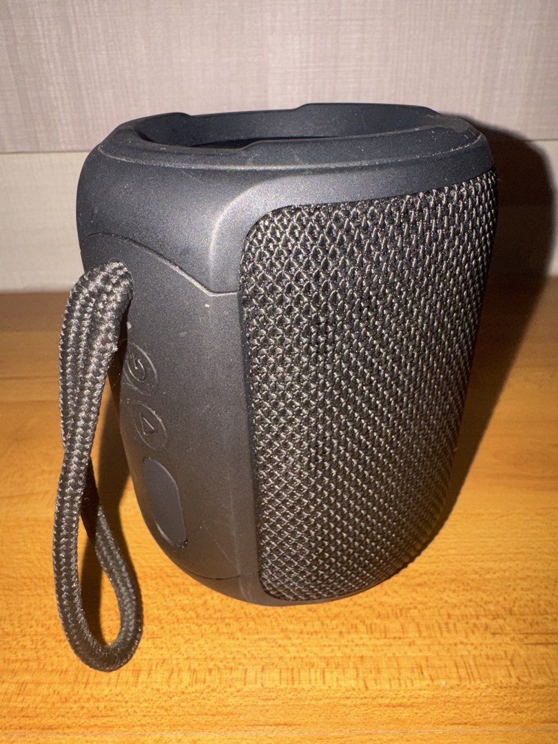 Blackdot Portable Bluetooth Speaker459425071854397440