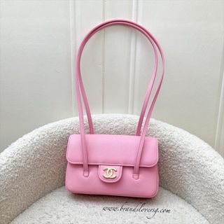 (Category: ) located in . Submitted by brands_lover (Listing ID 1438904021, Image 1). Description: .