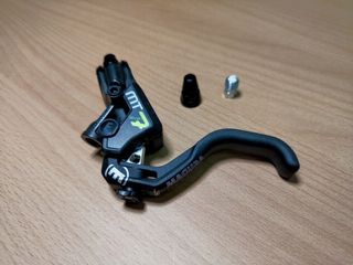 （分類：）位於 。 由 moto_2025 提交（商品編號 1438881034，圖片 1）。簡介： 。