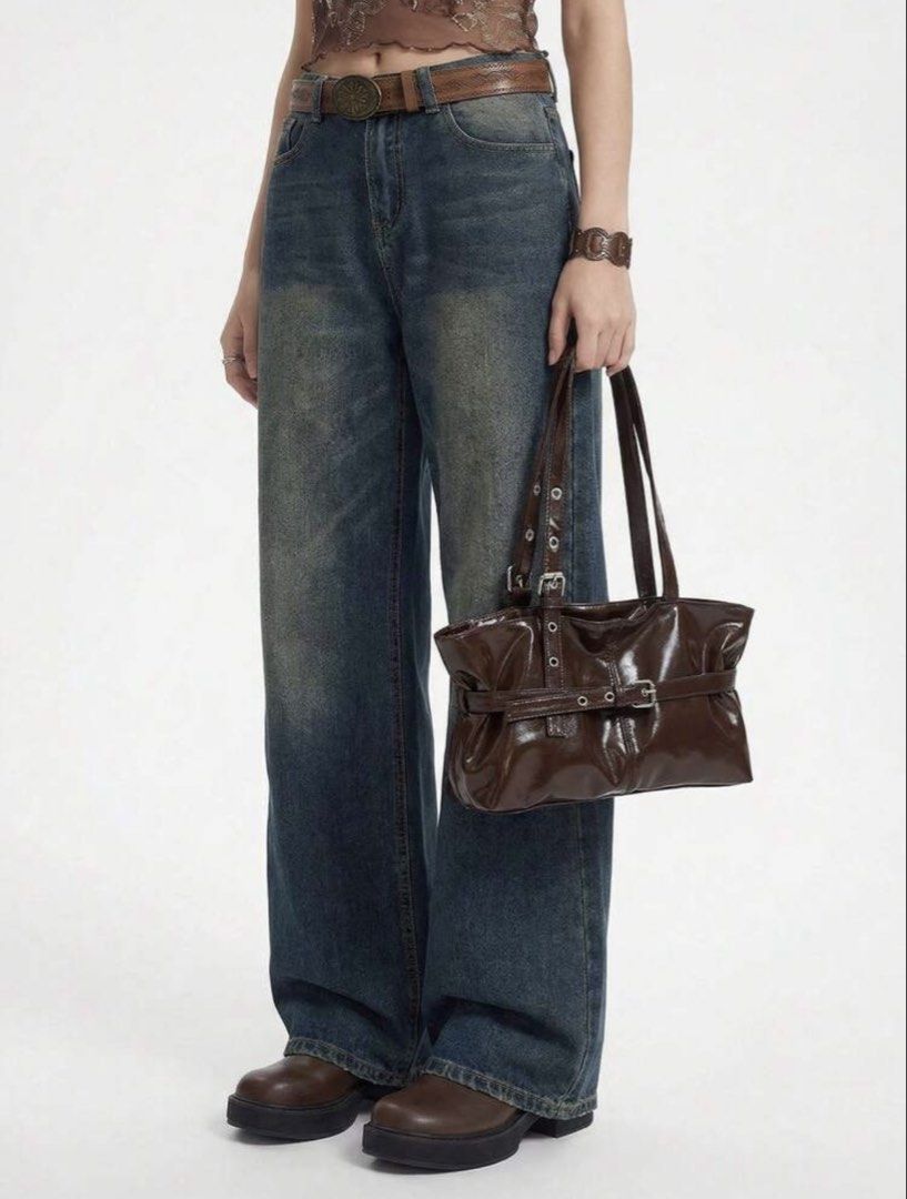 Brown Patent Leather Shoulder Bag (Category: Shoulder Bags) located in San Mateo. Submitted by septizel (Listing ID 1439027865, Image 2). Description: Korean Grunge Style Shoulder Bag MOP: Gotyme, BDO, Gcash MOD: J&T OR SDD(Lalamove, Grab) .