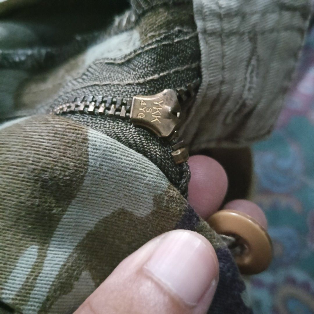 Cargo Pants Camouflage (Category: Jeans) located in Cabanatuan. Submitted by flipmopickmo (Listing ID 1438893355, Image 3). Description: - Dimes: W-30/32 L-40 - Leg Opening: 8 - 9.5/10 or Better - No issues - No flaws - Color may vary due to lighting ✨⚡ - Message me for more information 📨📩.