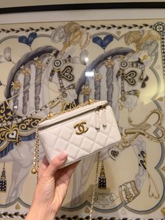 (Category: ) located in . Submitted by luxury.shop_ph (Listing ID 1439034609, Image 1). Description: .
